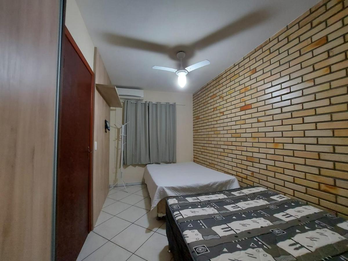 Apartamento 12 - Bombinhas - 200 Metros Da Praia Экстерьер фото