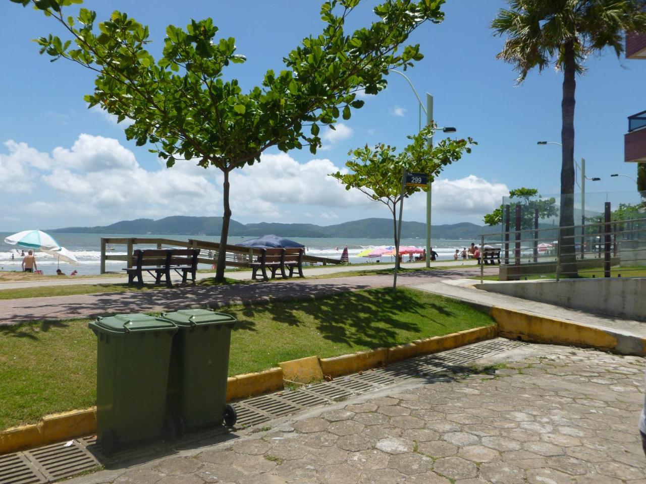 Apartamento 12 - Bombinhas - 200 Metros Da Praia Экстерьер фото